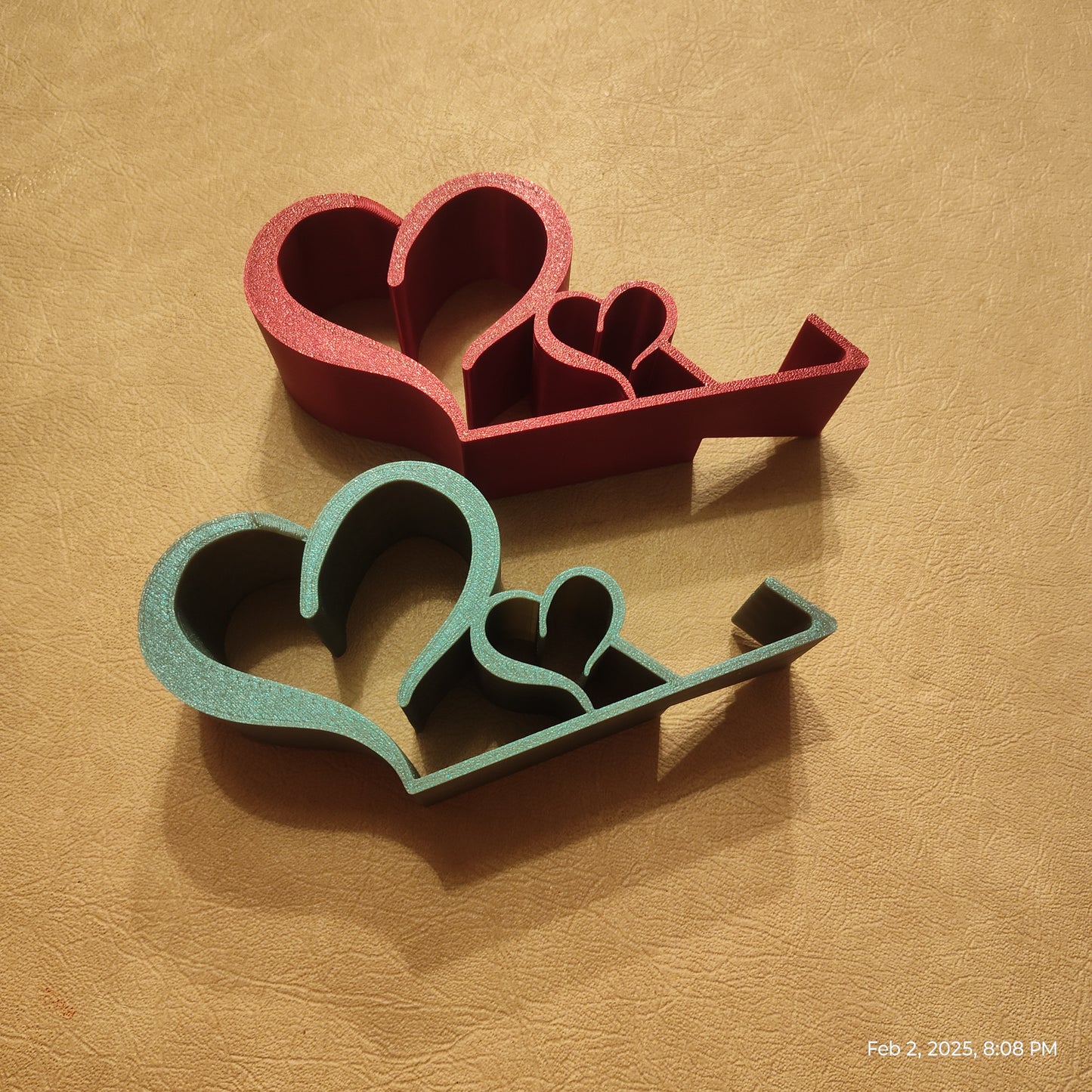 1- Dual Heart Phone Stand